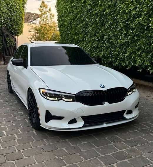 BMW 330i
