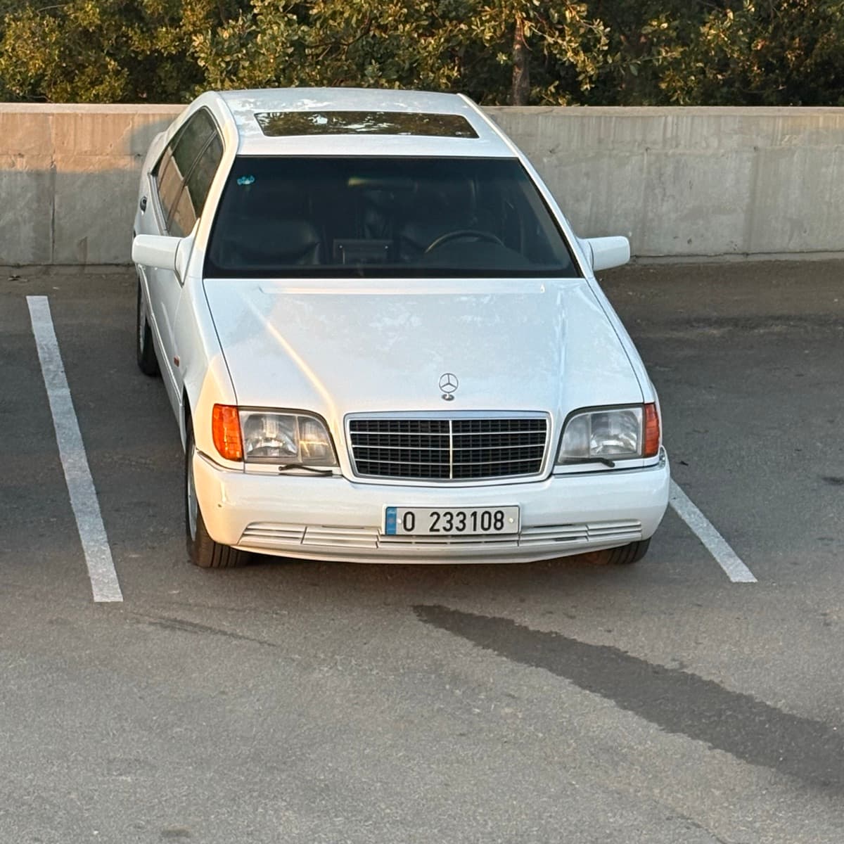 Mercedes-Benz 320SEL