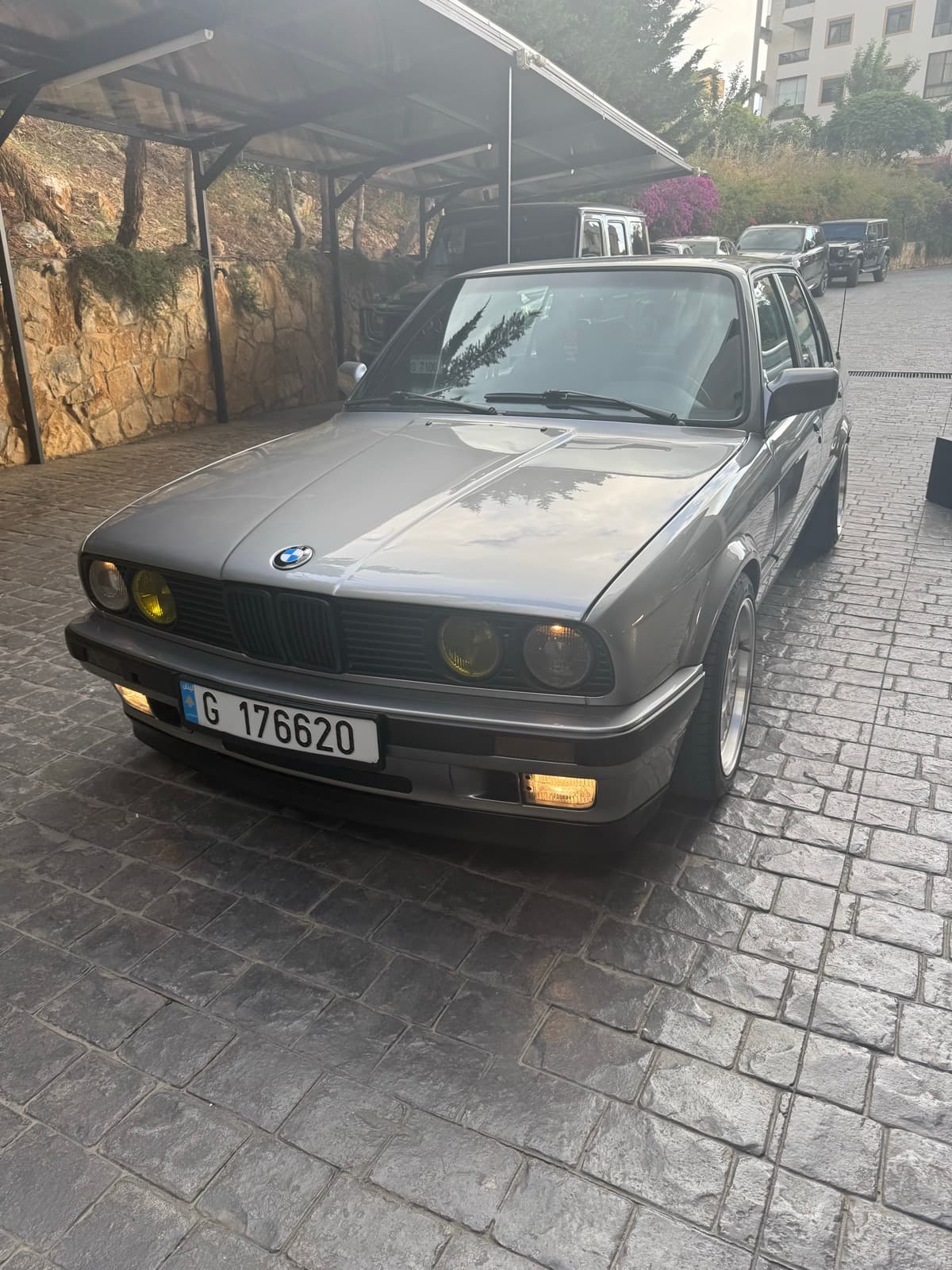 BMW 320i