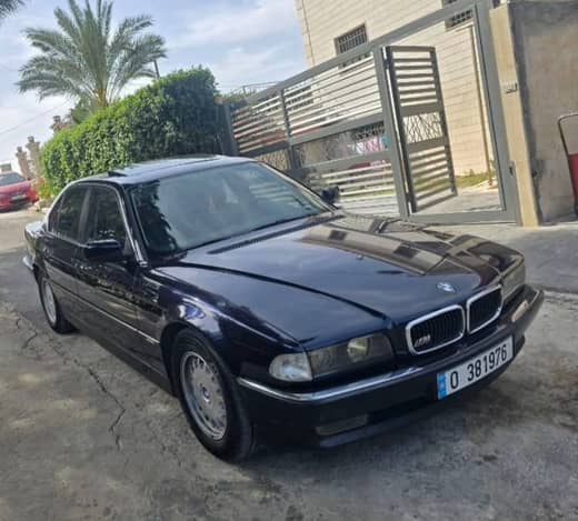 BMW 735i