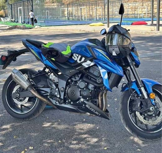 Suzuki GSX-S750