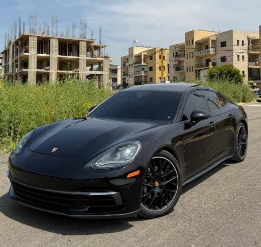 Porsche Panamera 4