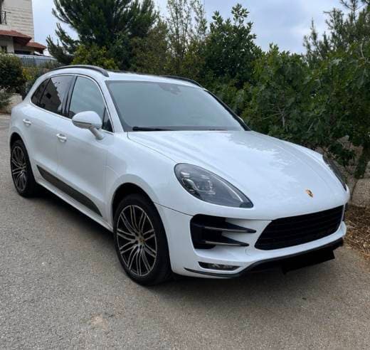 Porsche Macan Turbo Performance Package
