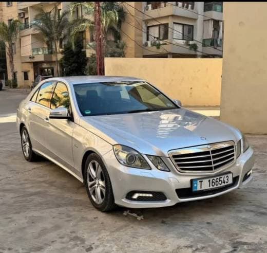 Mercedes-Benz E 200