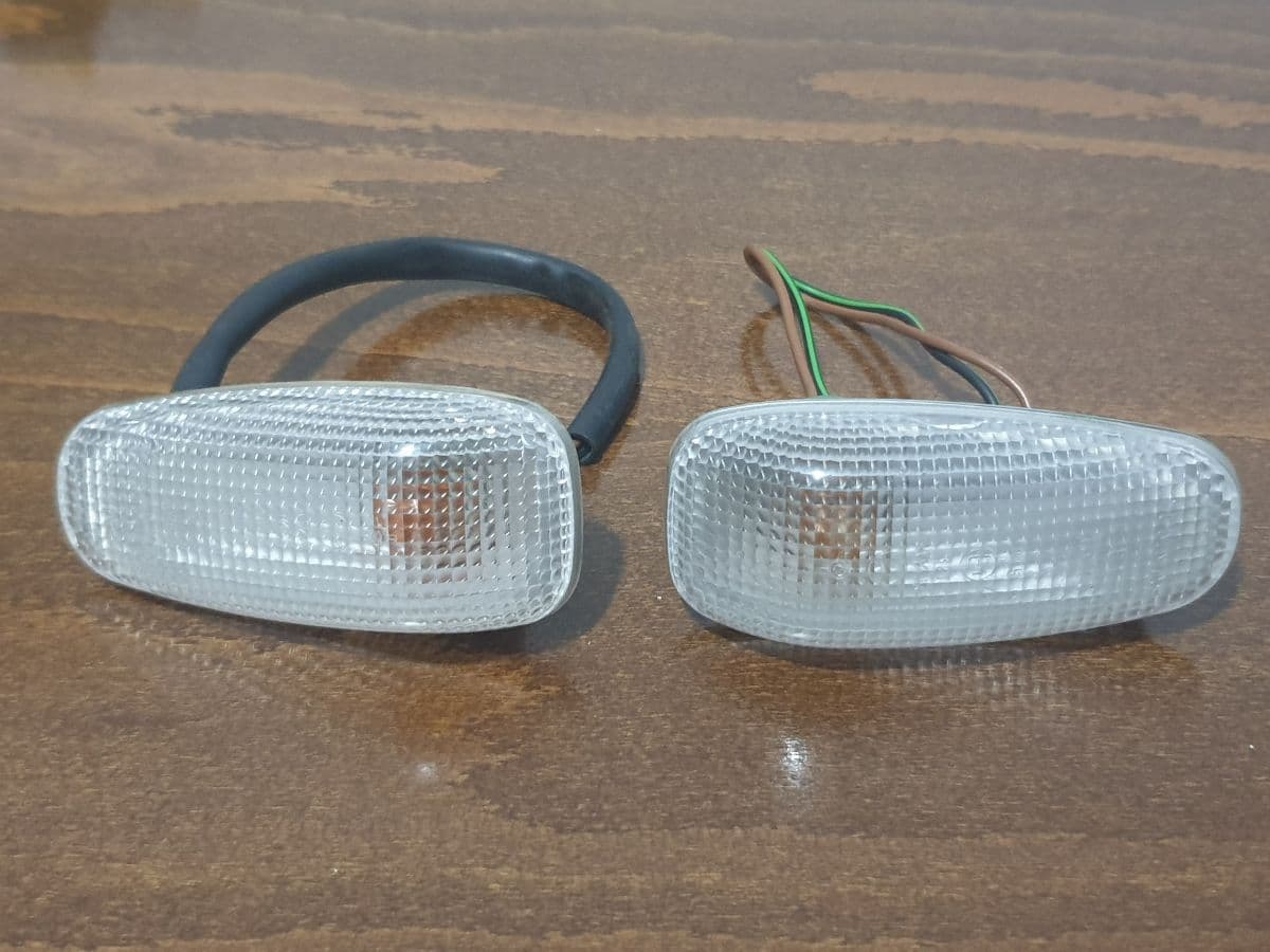 Mercedes -Benz fender turn signal