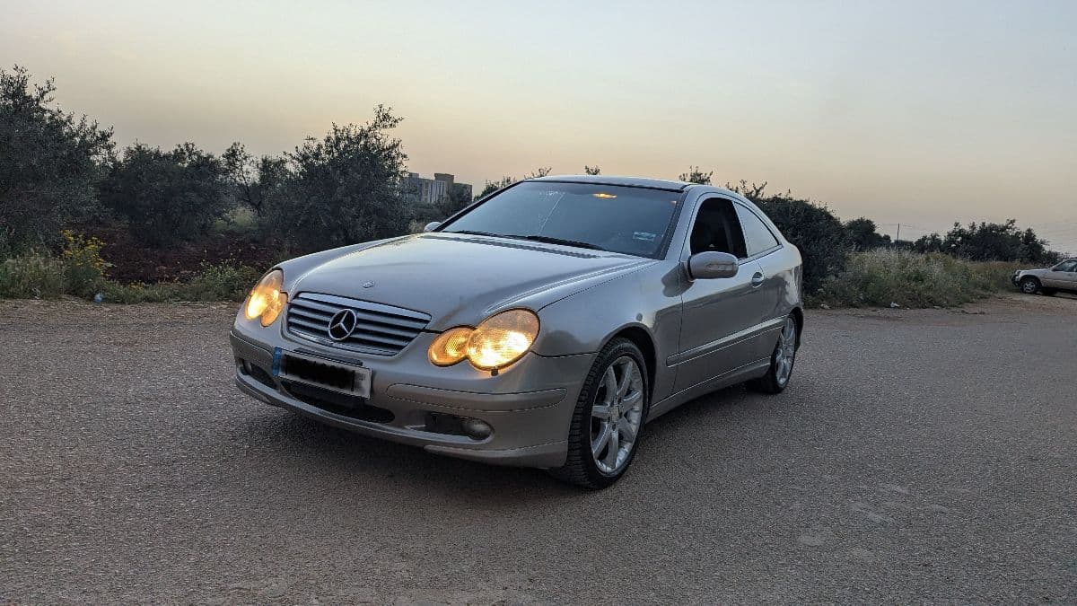 Mercedes-Benz C320