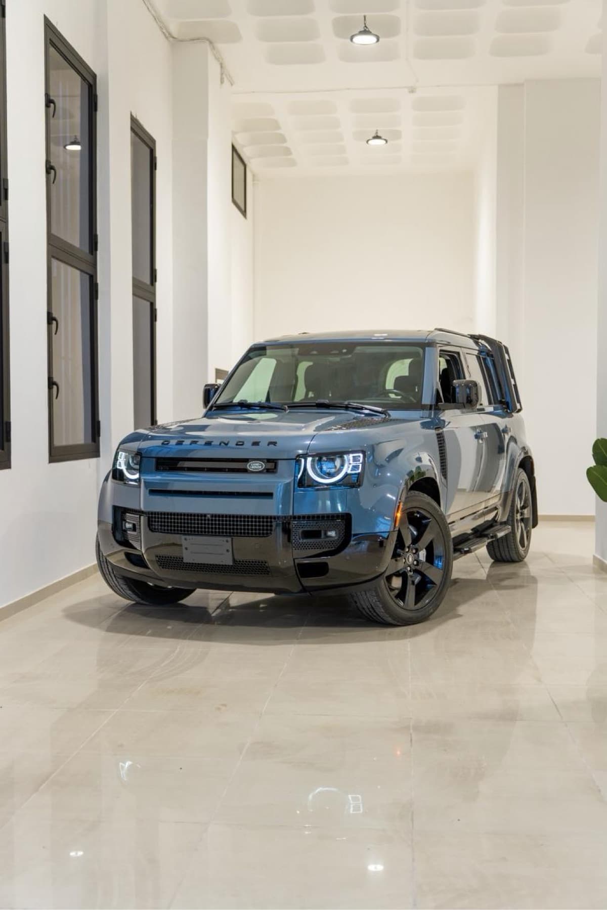Land Rover Defender 110 P400