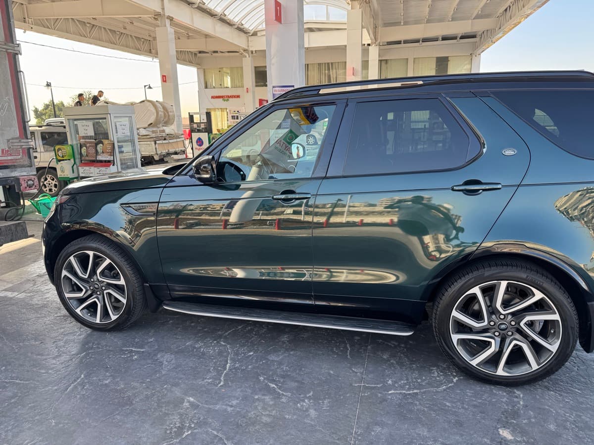 Land Rover Discovery 5
