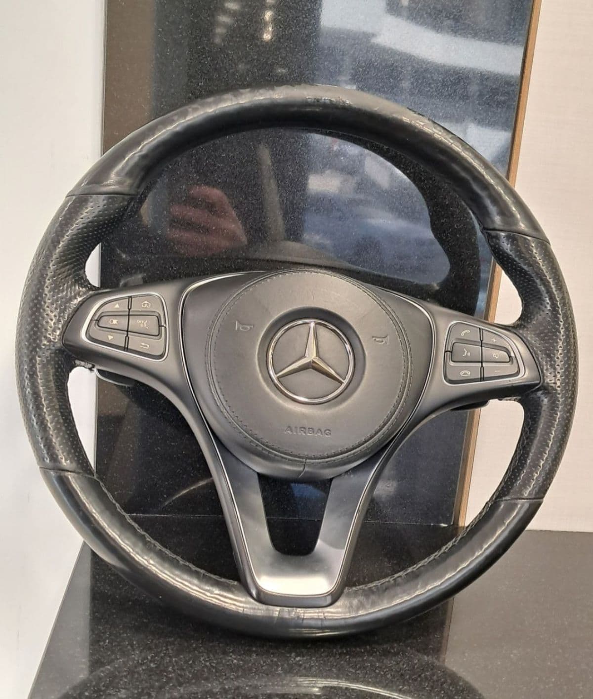 GLS 2017 STEERING WHEEL