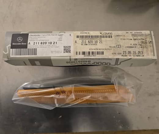 Right Side Mark Lamp | A2118201021 Bumper Front Right