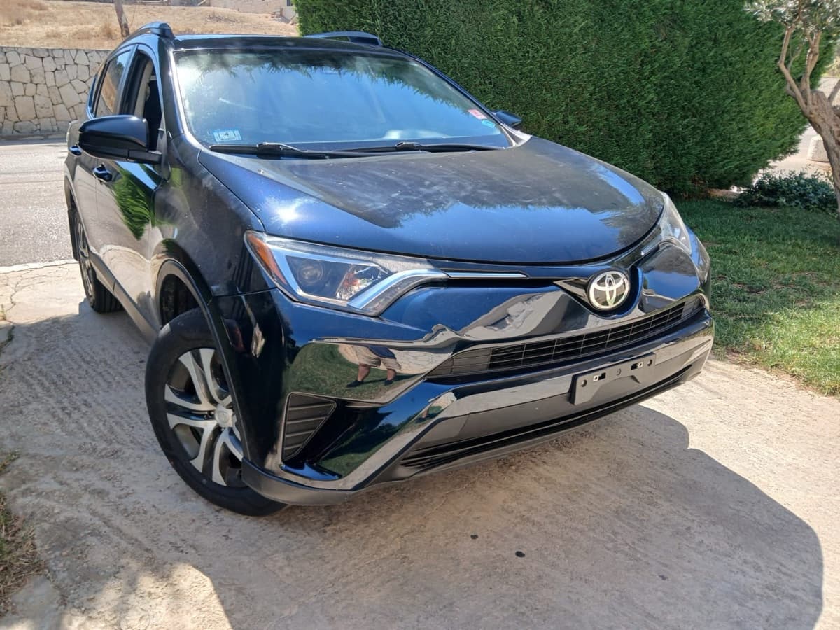Toyota RAV4 LE