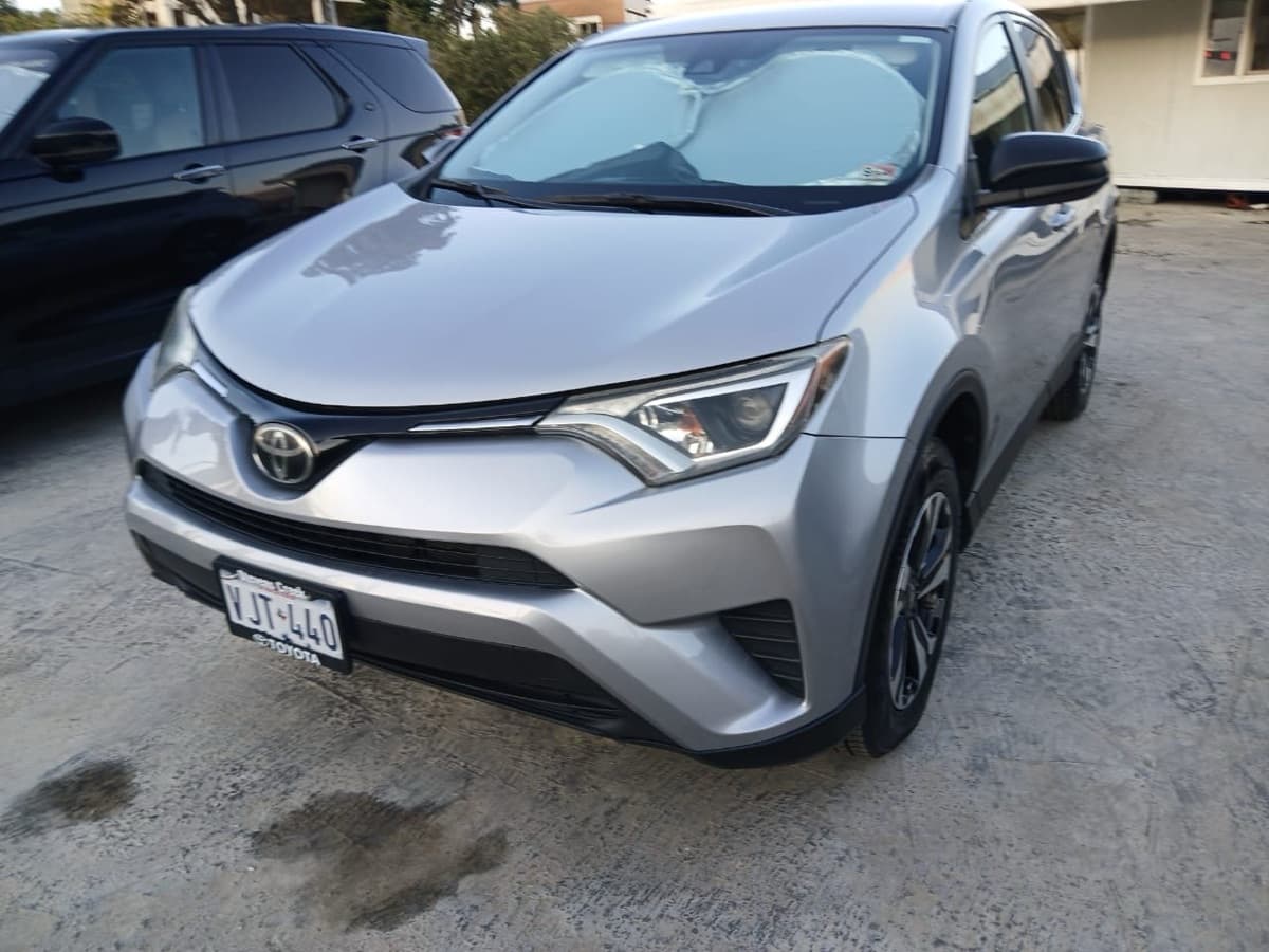 Toyota RAV4 LE
