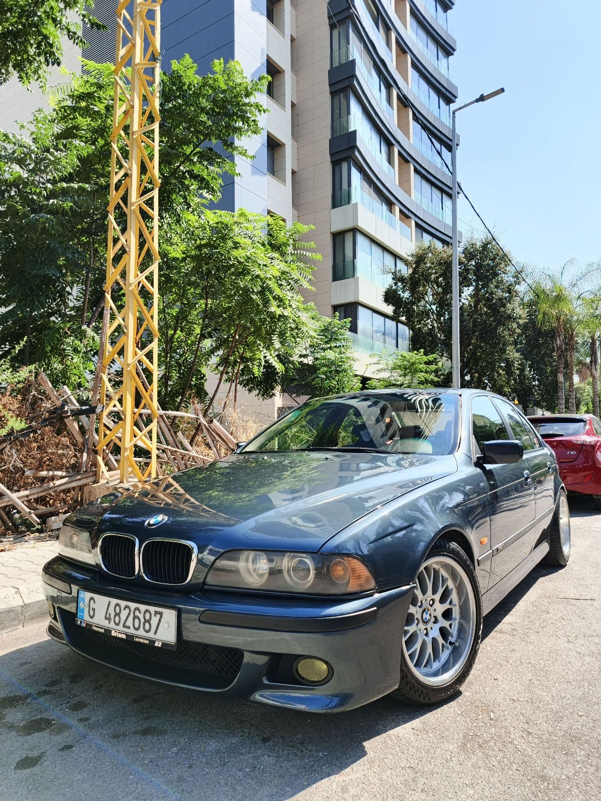 BMW 528i