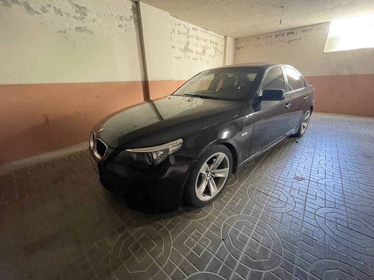 BMW 528i