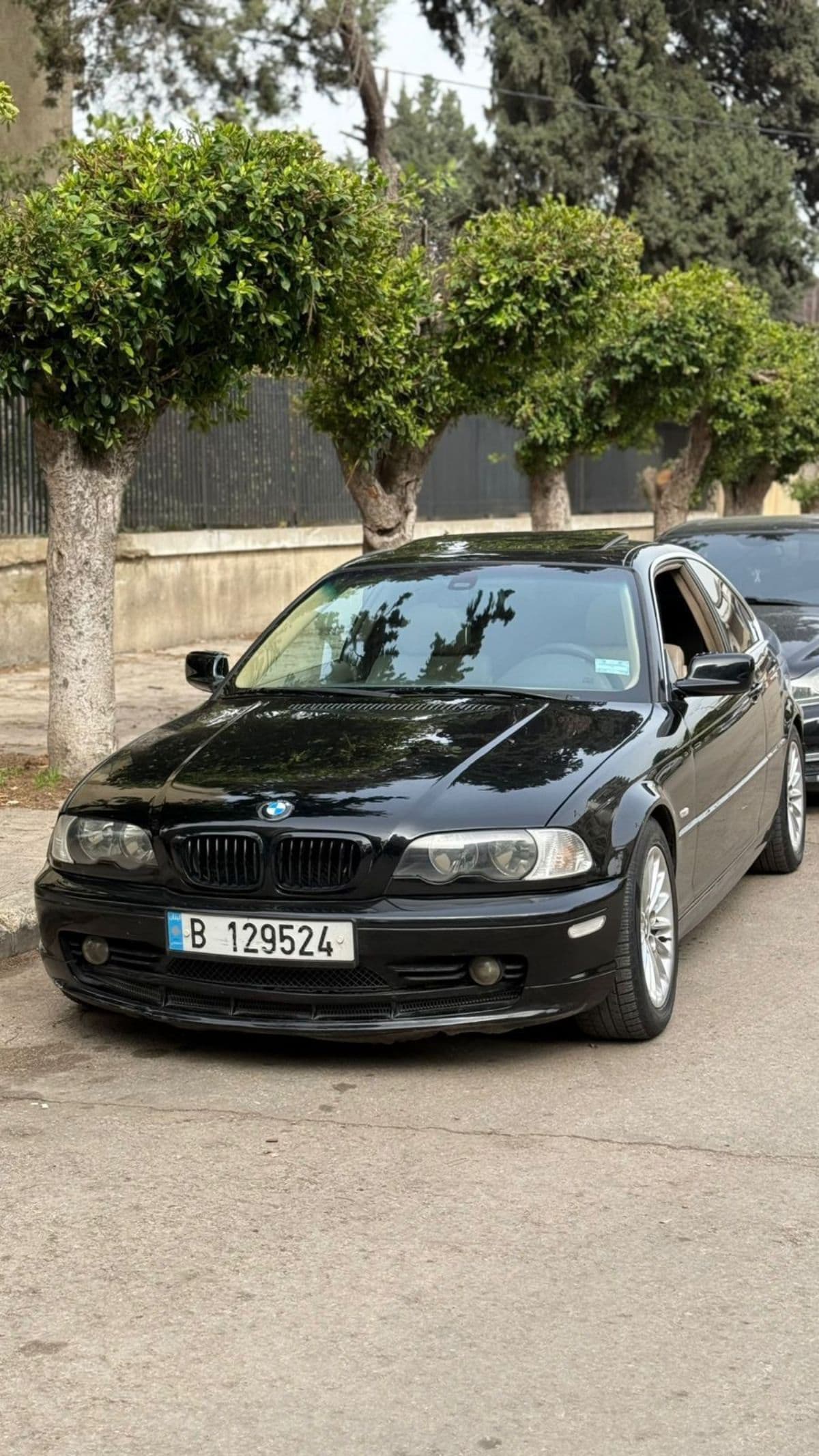 BMW 323i