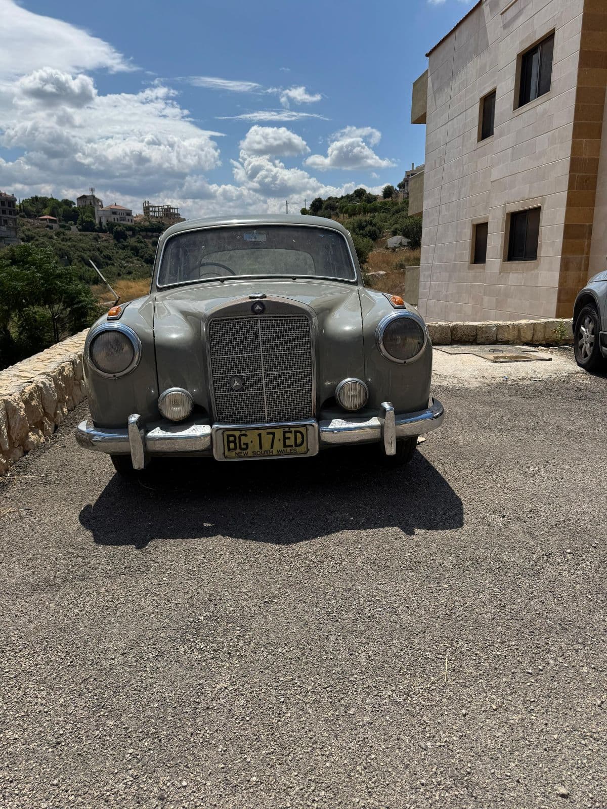 Mercedes-Benz 220