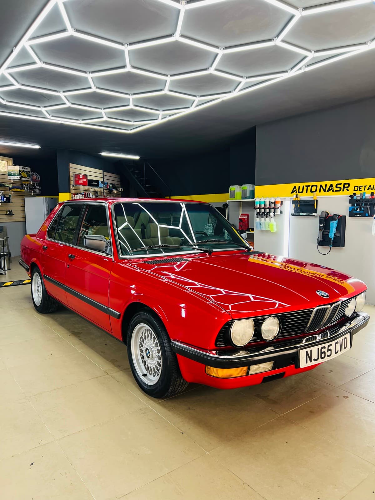BMW 528i