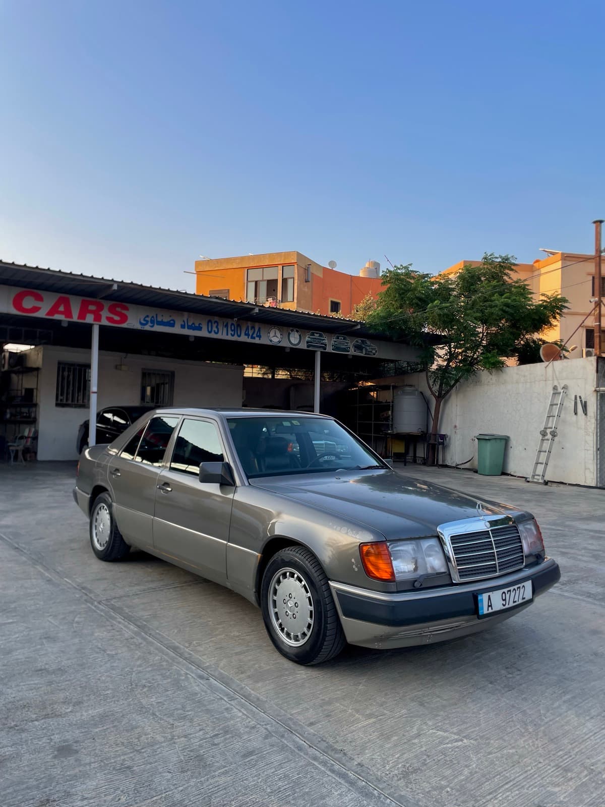 Mercedes-Benz 300E