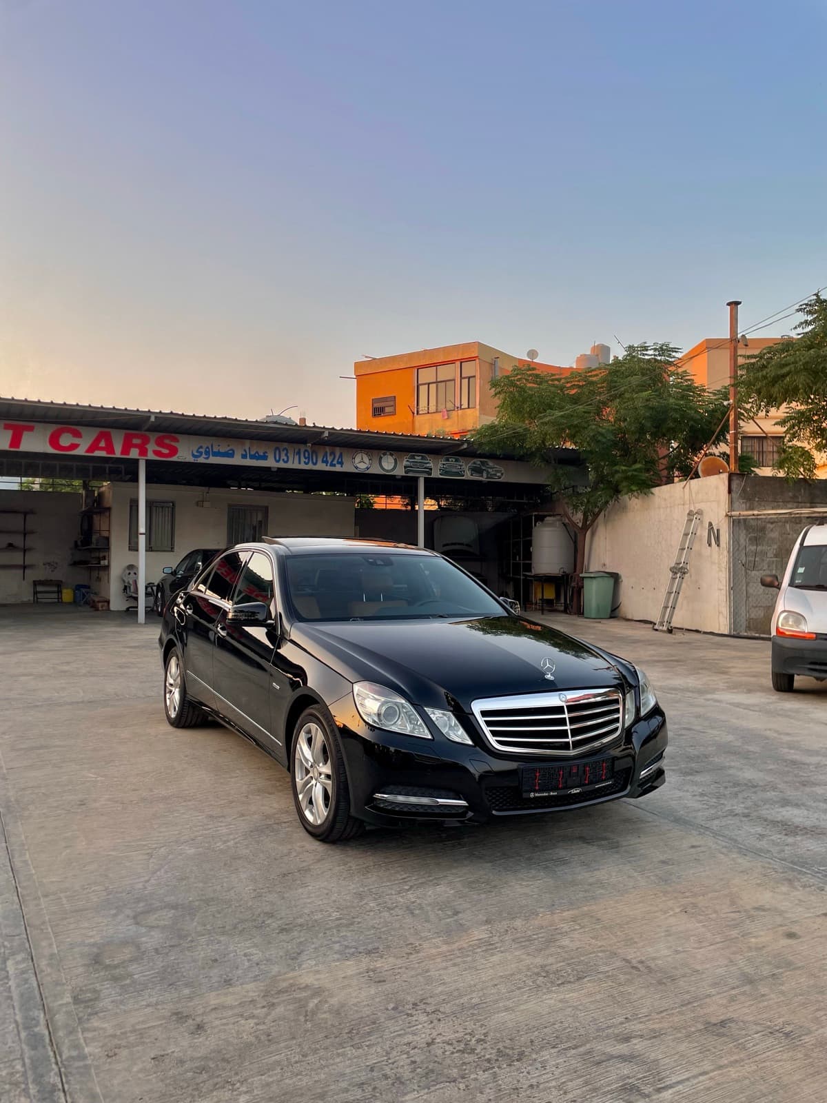 Mercedes-Benz E200