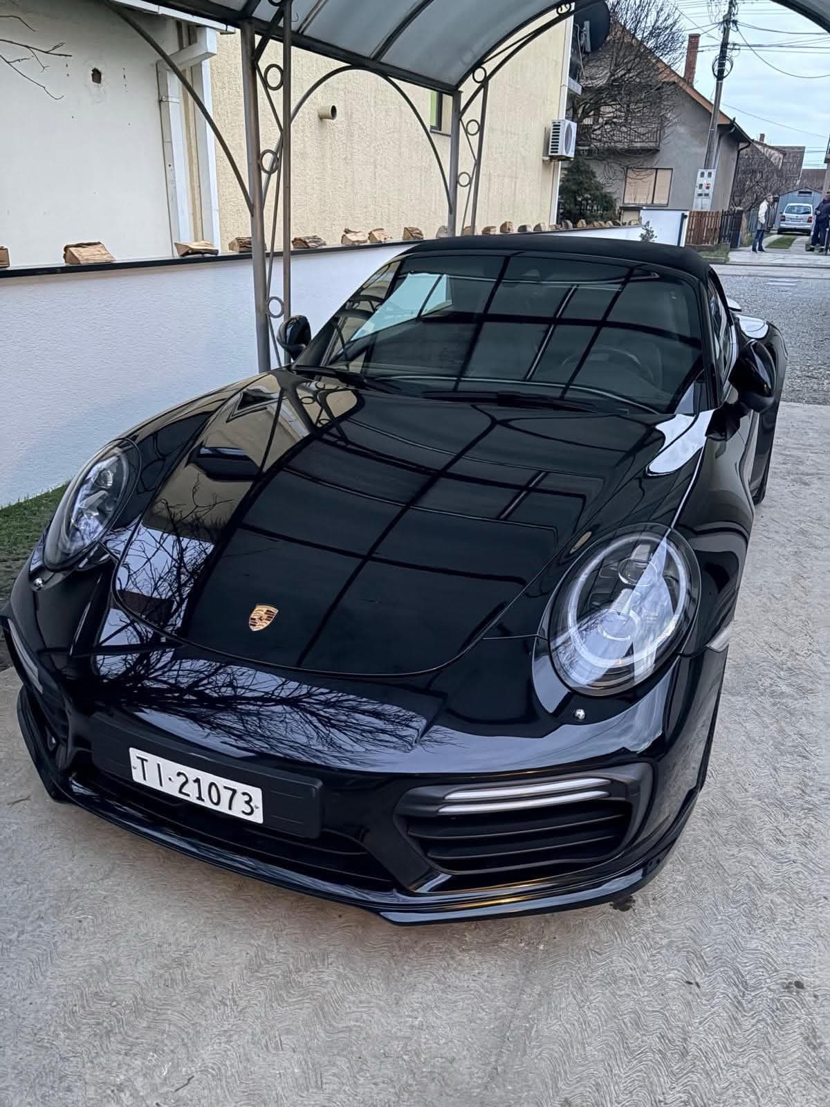 Porsche 911 Turbo (Without Customs)