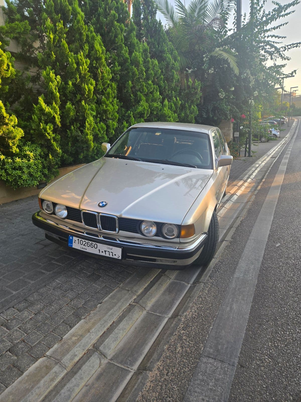 BMW 735i