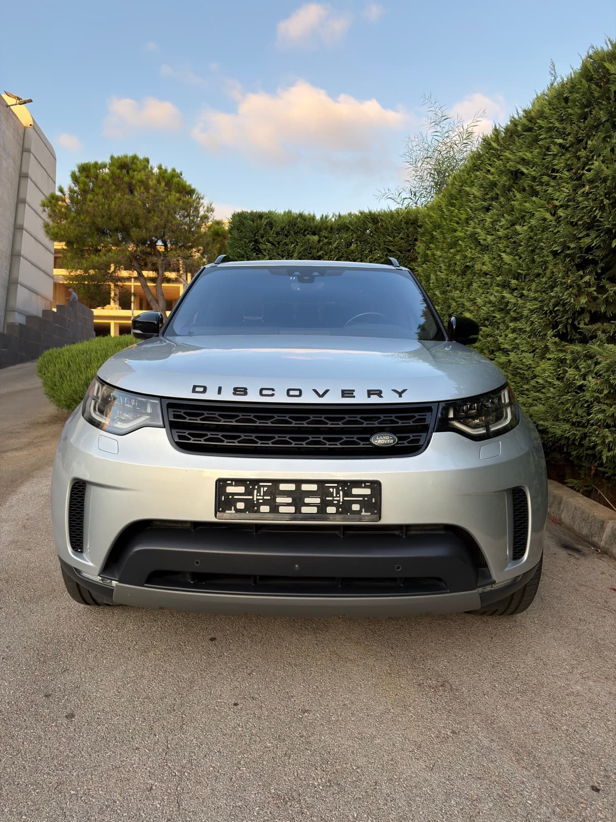 Land Rover Discovery 5