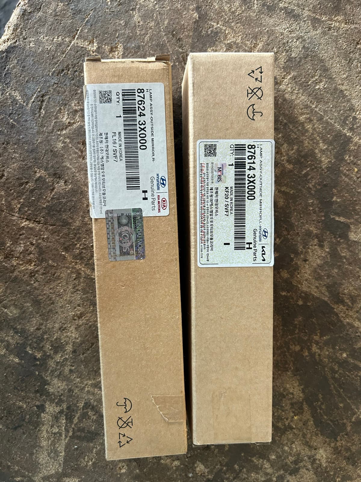 Lamp Assy outside left and right