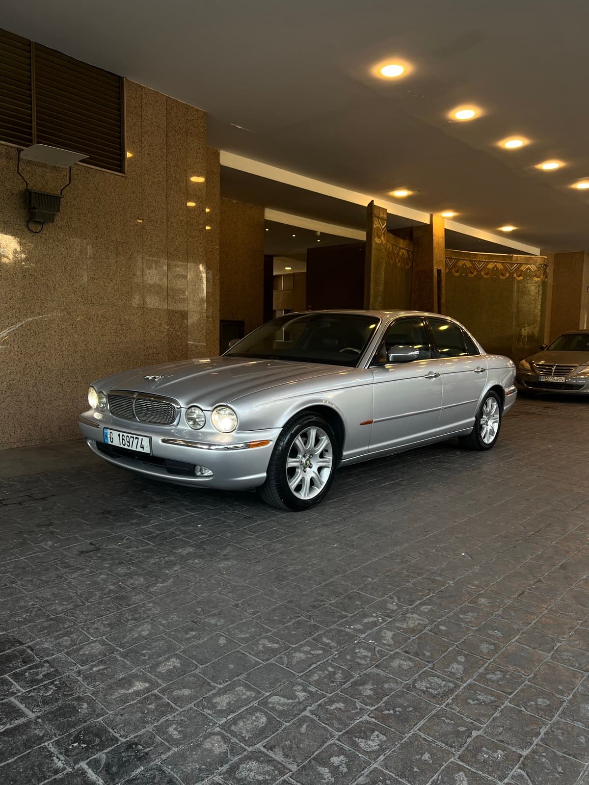 Jaguar XJ8