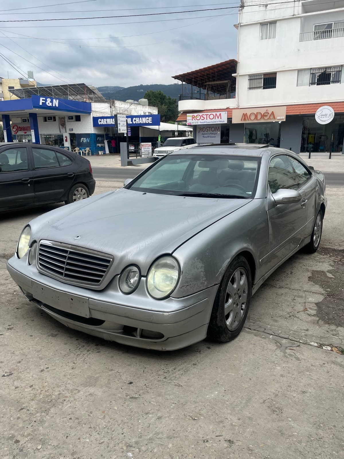 Mercedes-Benz CLK320