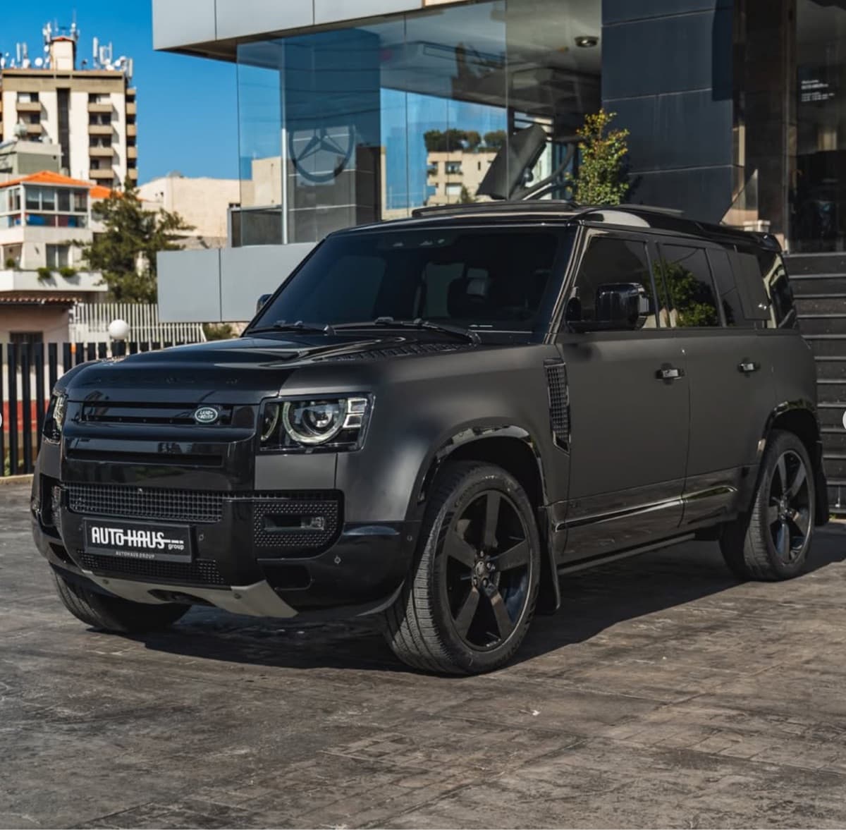 Land Rover Defender 110