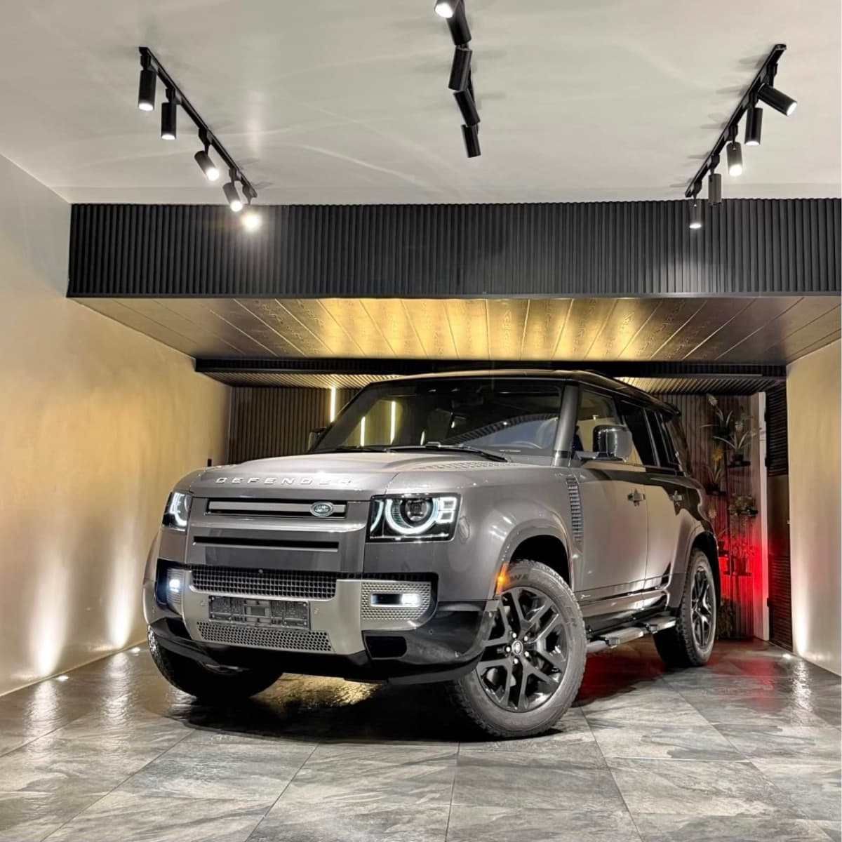 Land Rover Defender 110