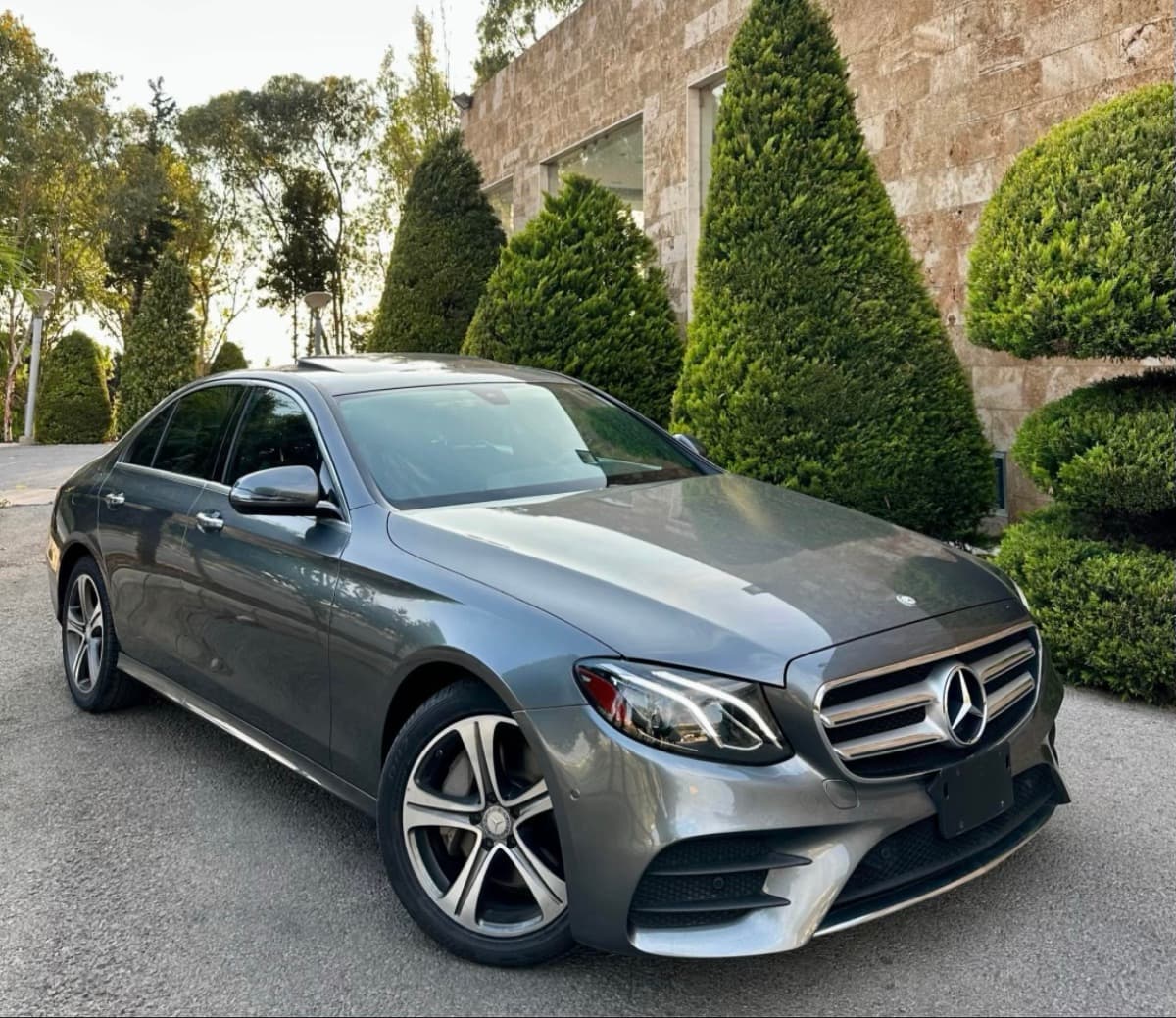 Mercedes-Benz E 300