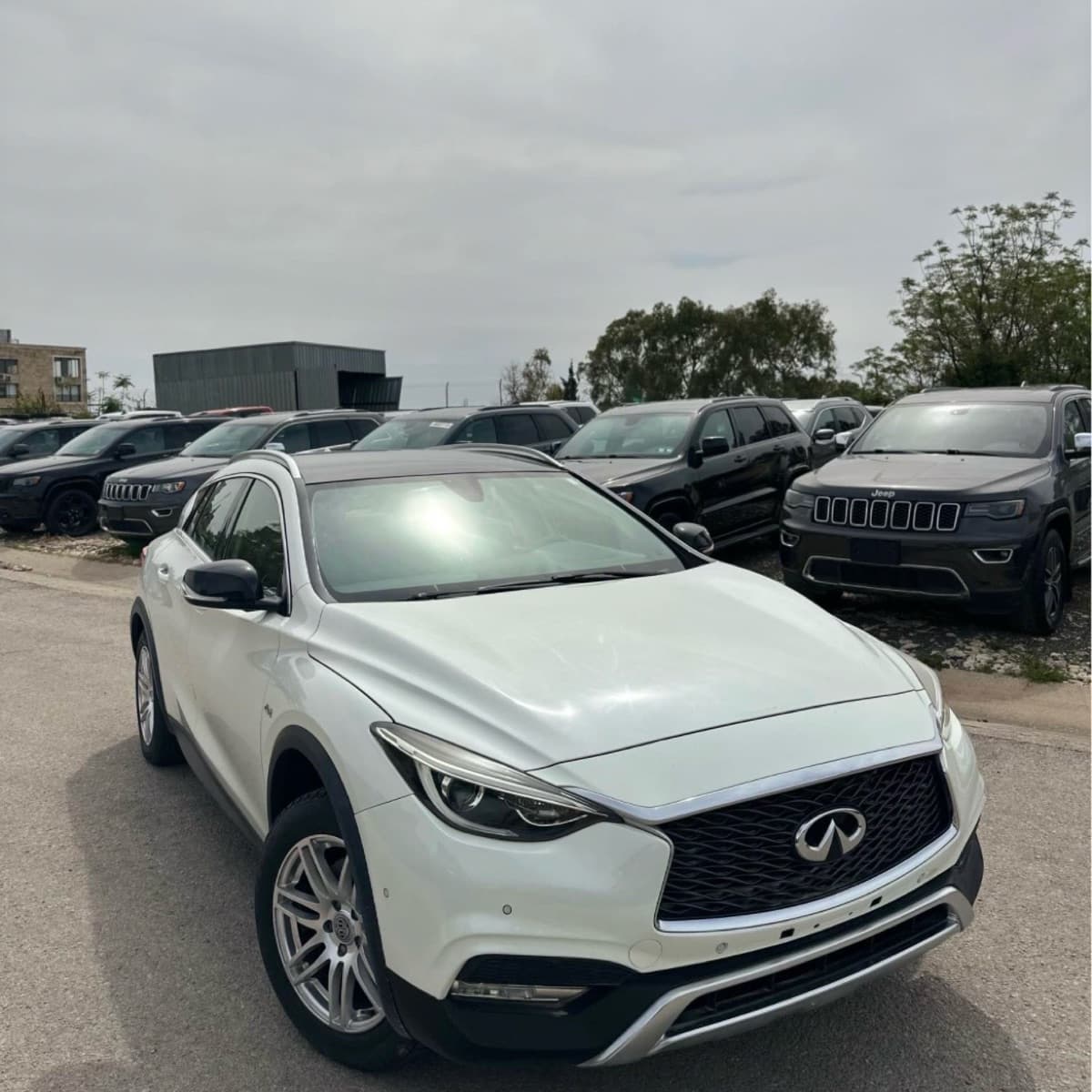 Infiniti QX30