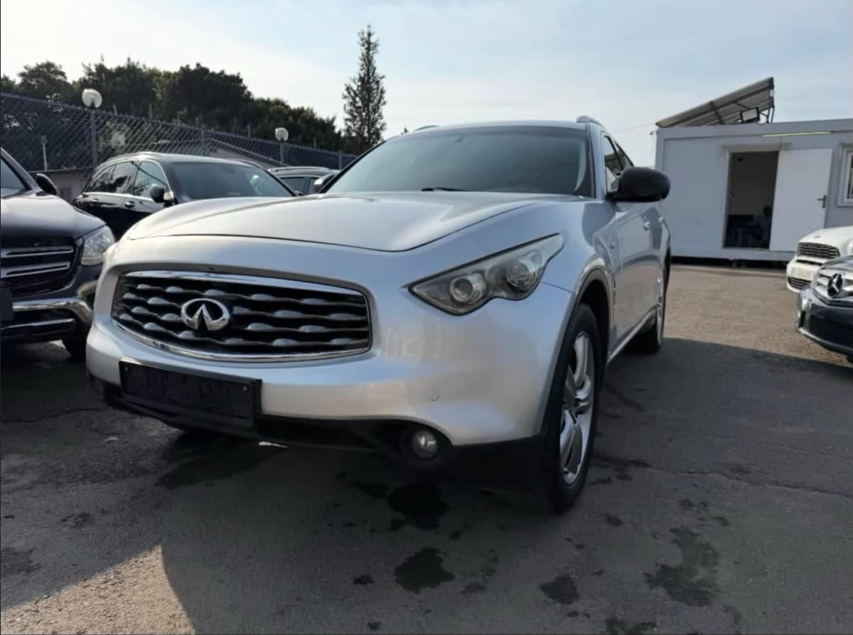 Infiniti FX35