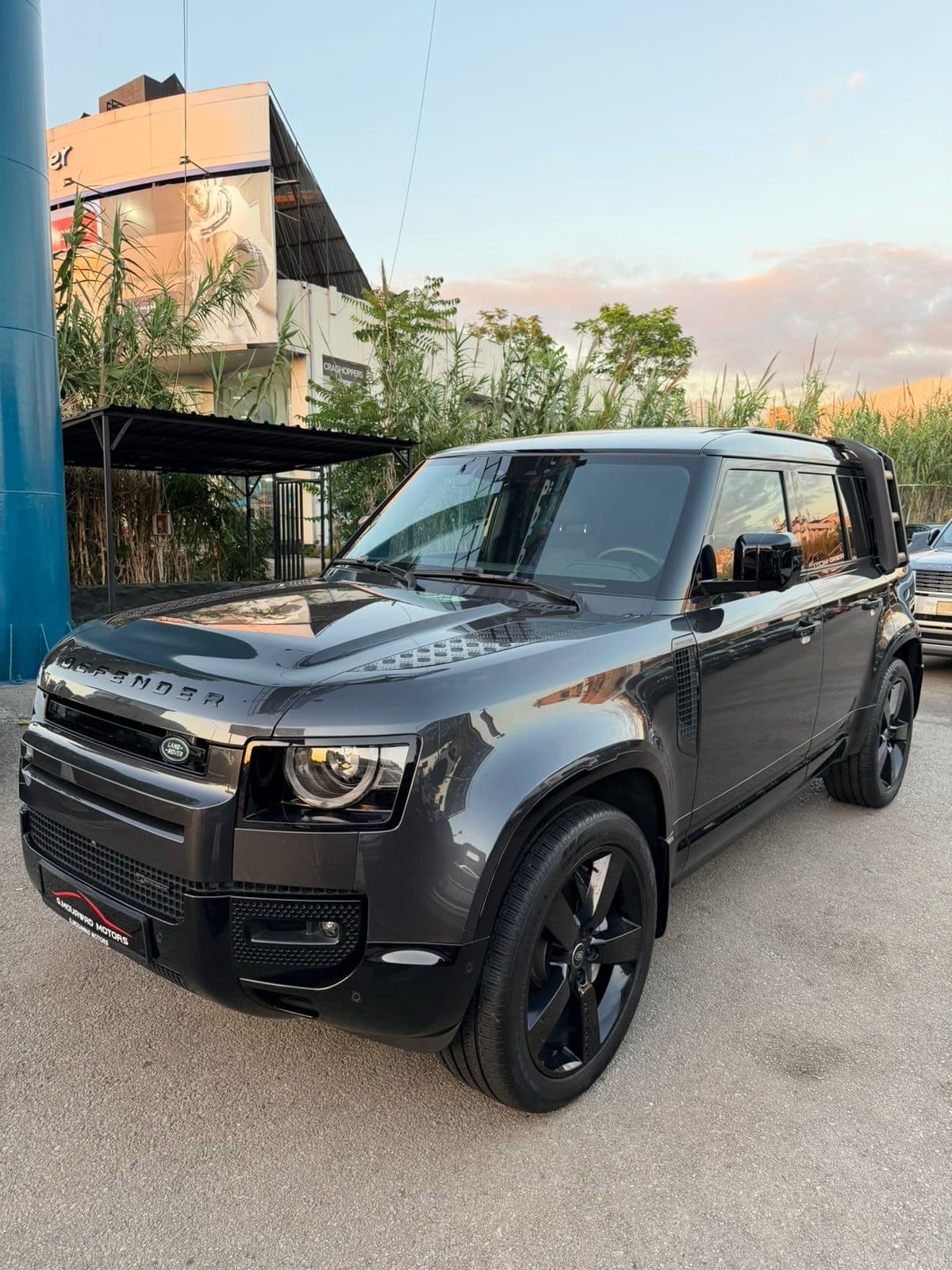 Land Rover Defender 110