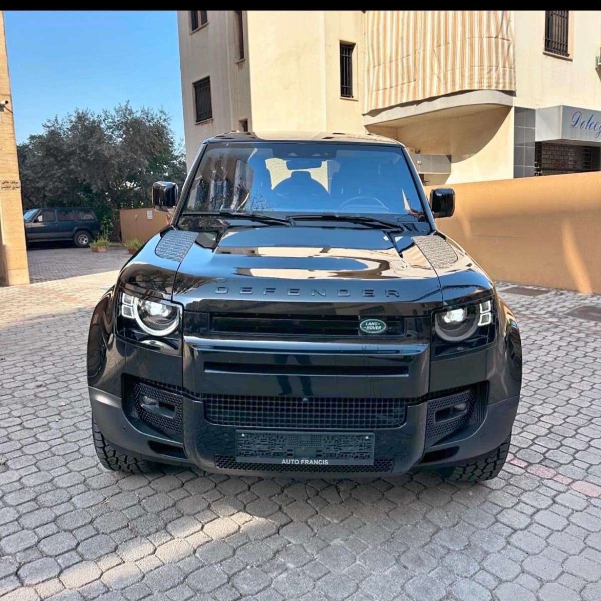 Land Rover Defender P 400