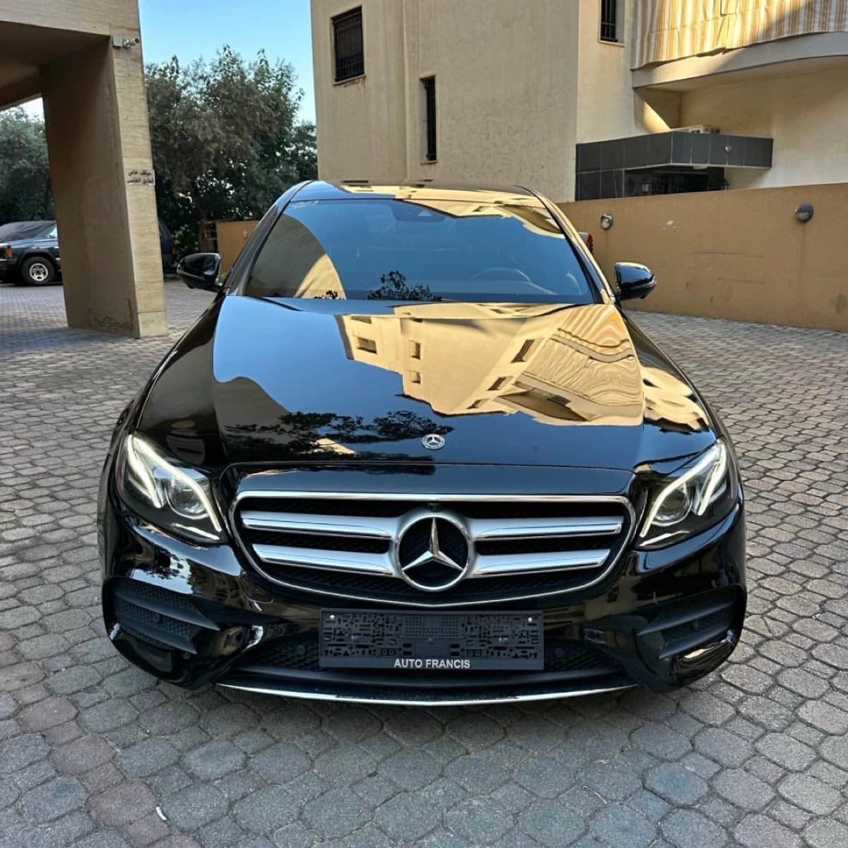 Mercedes-Benz E-300