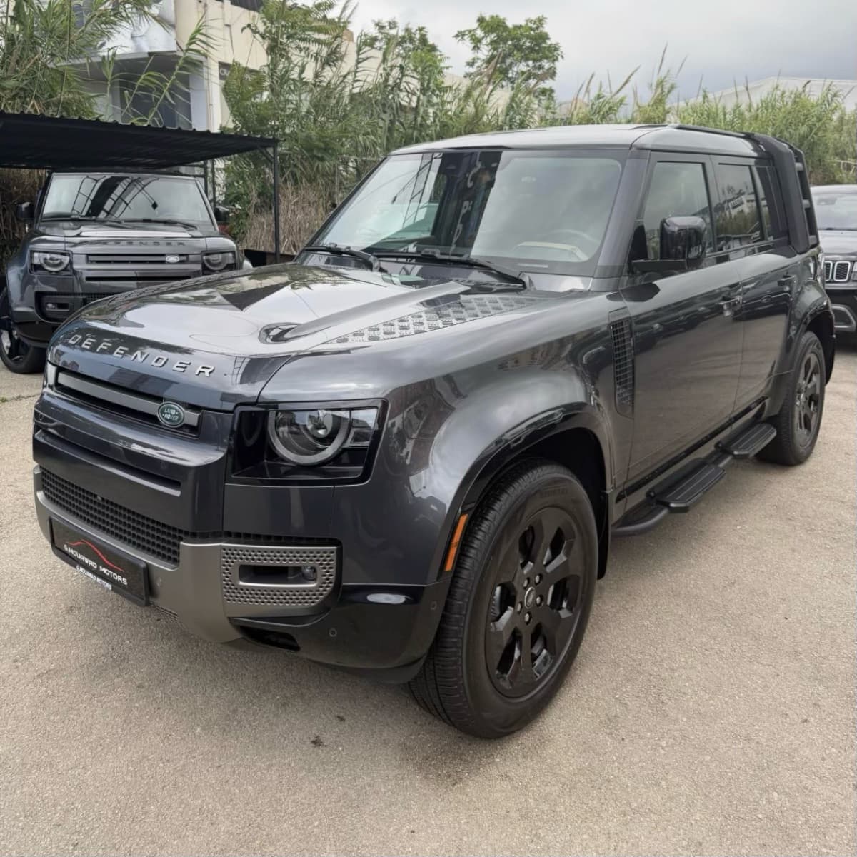 Land Rover Defender 110