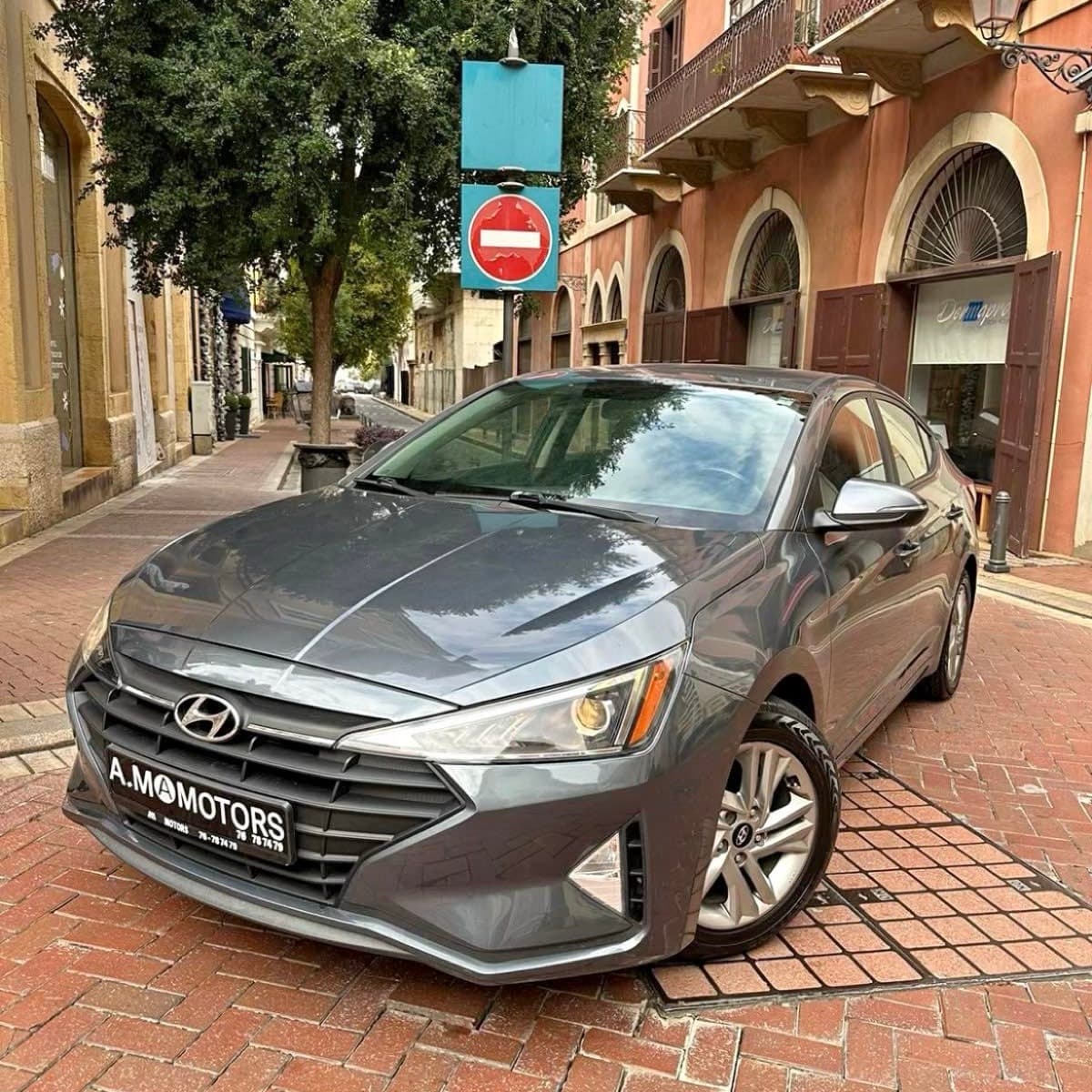 Hyundai Elantra SE