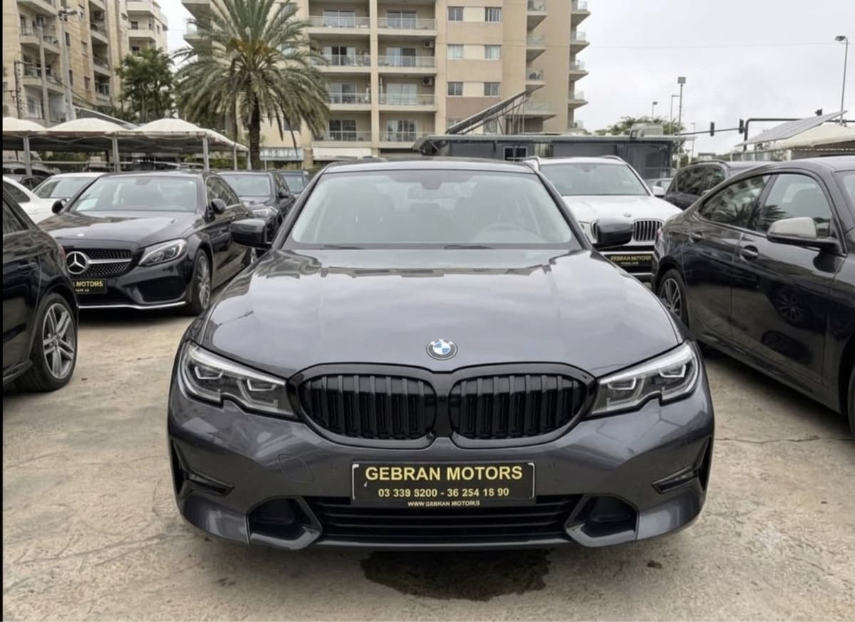 BMW 320i