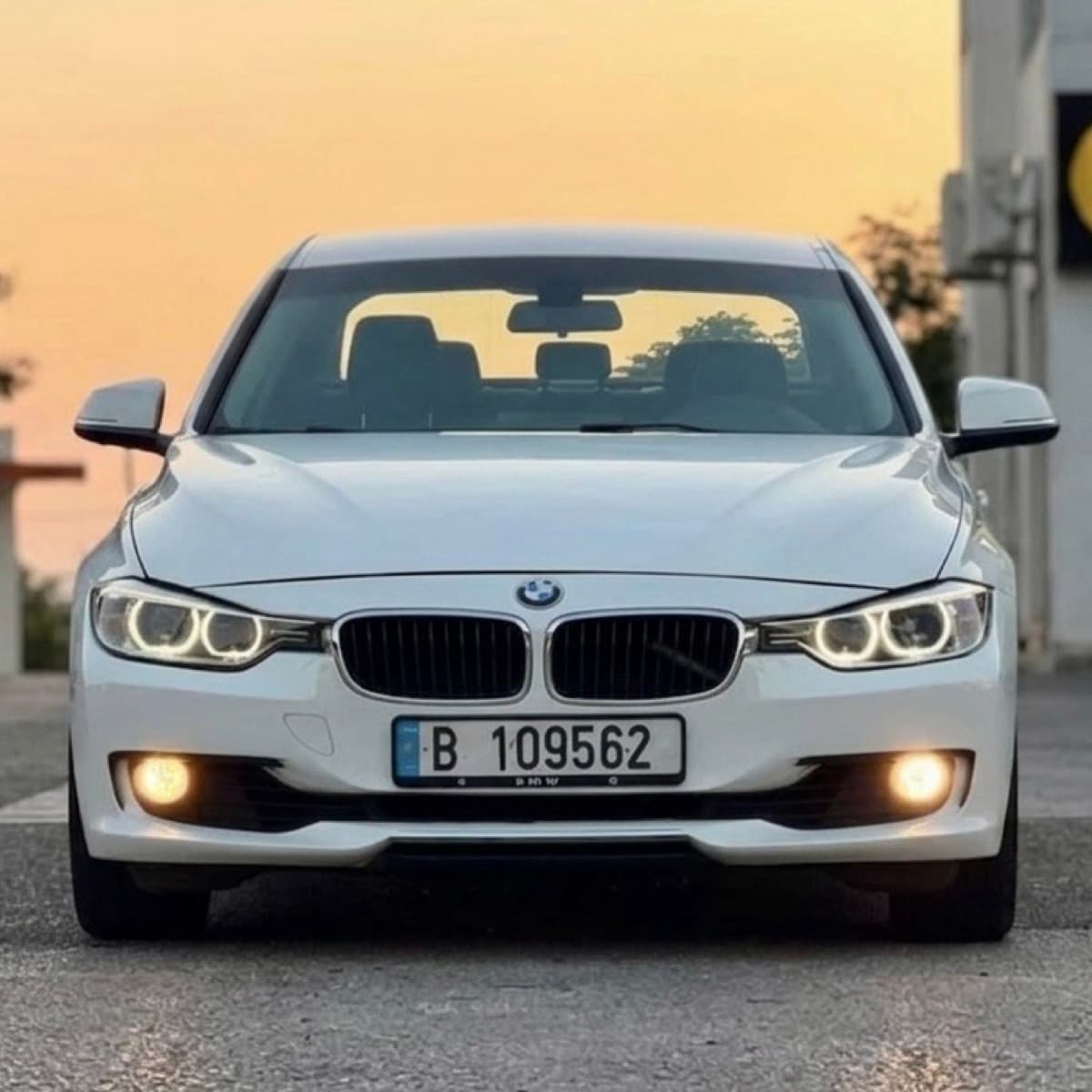 BMW 320i