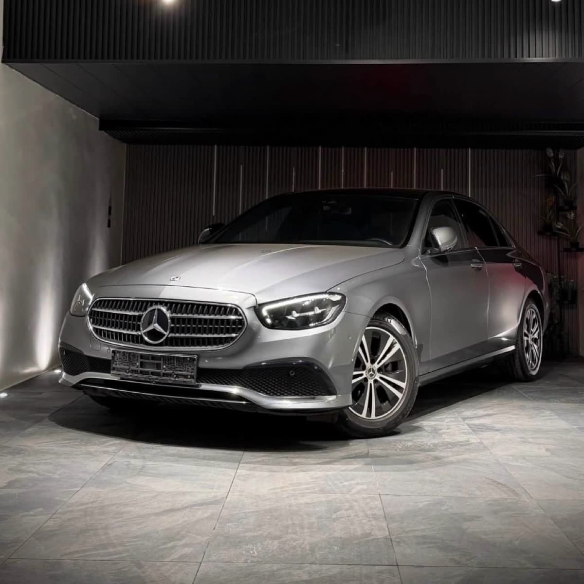 Mercedes-Benz E 200