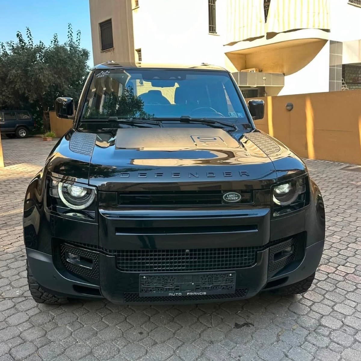 Land Rover Defender P 400