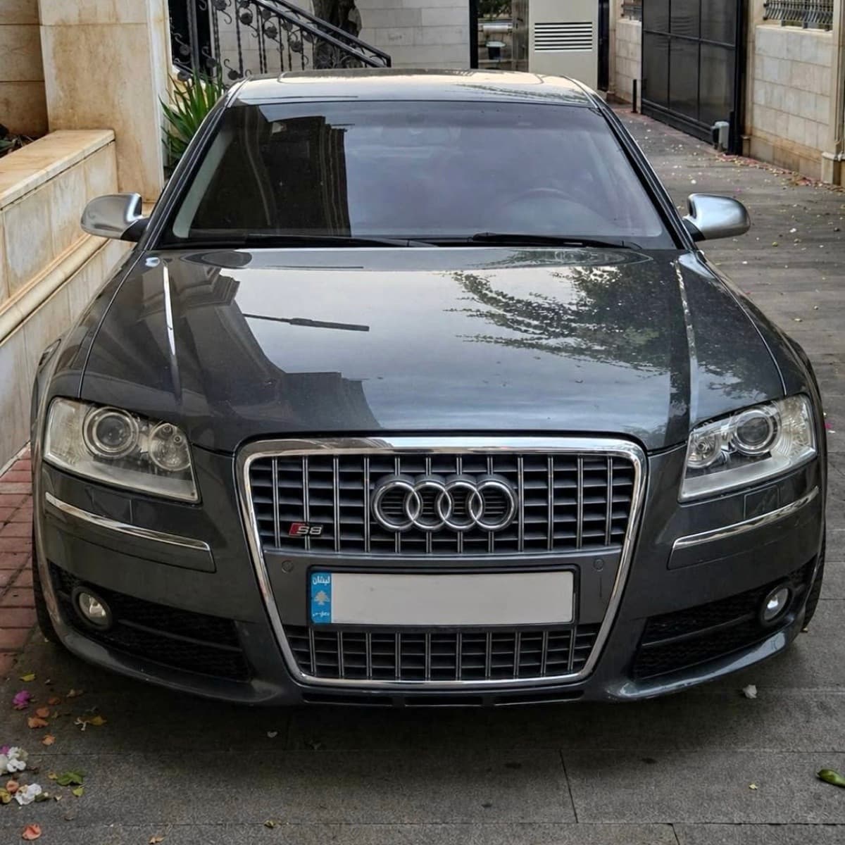 Audi S8