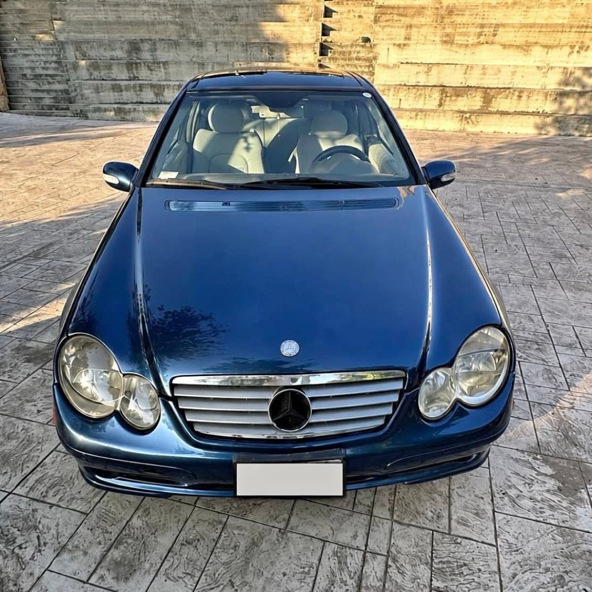 Mercedes-Benz C 230