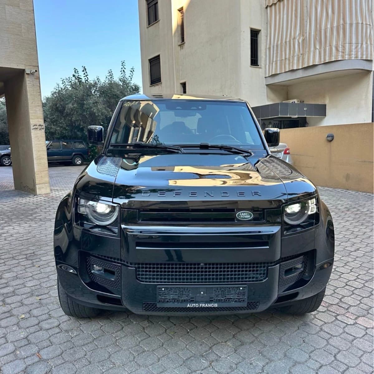 Land Rover Defender P 400