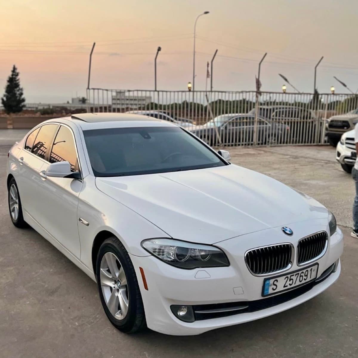 BMW 528i