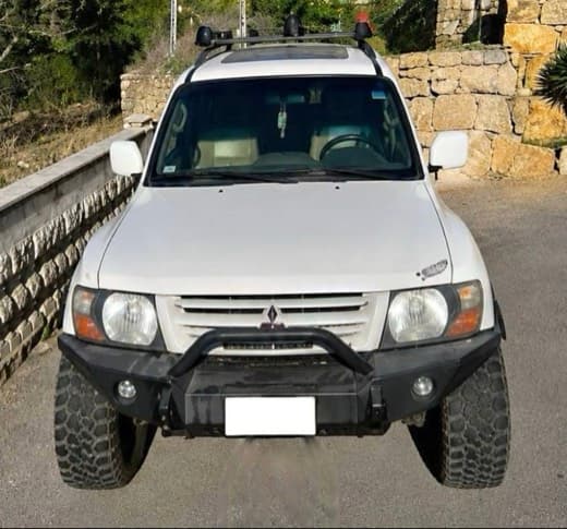 Mitsubishi Montero LTD