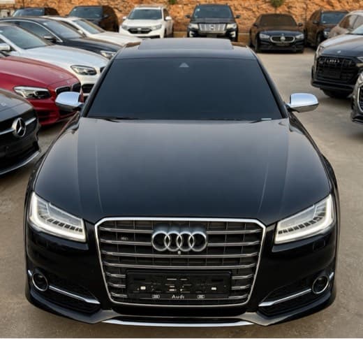 Audi S8