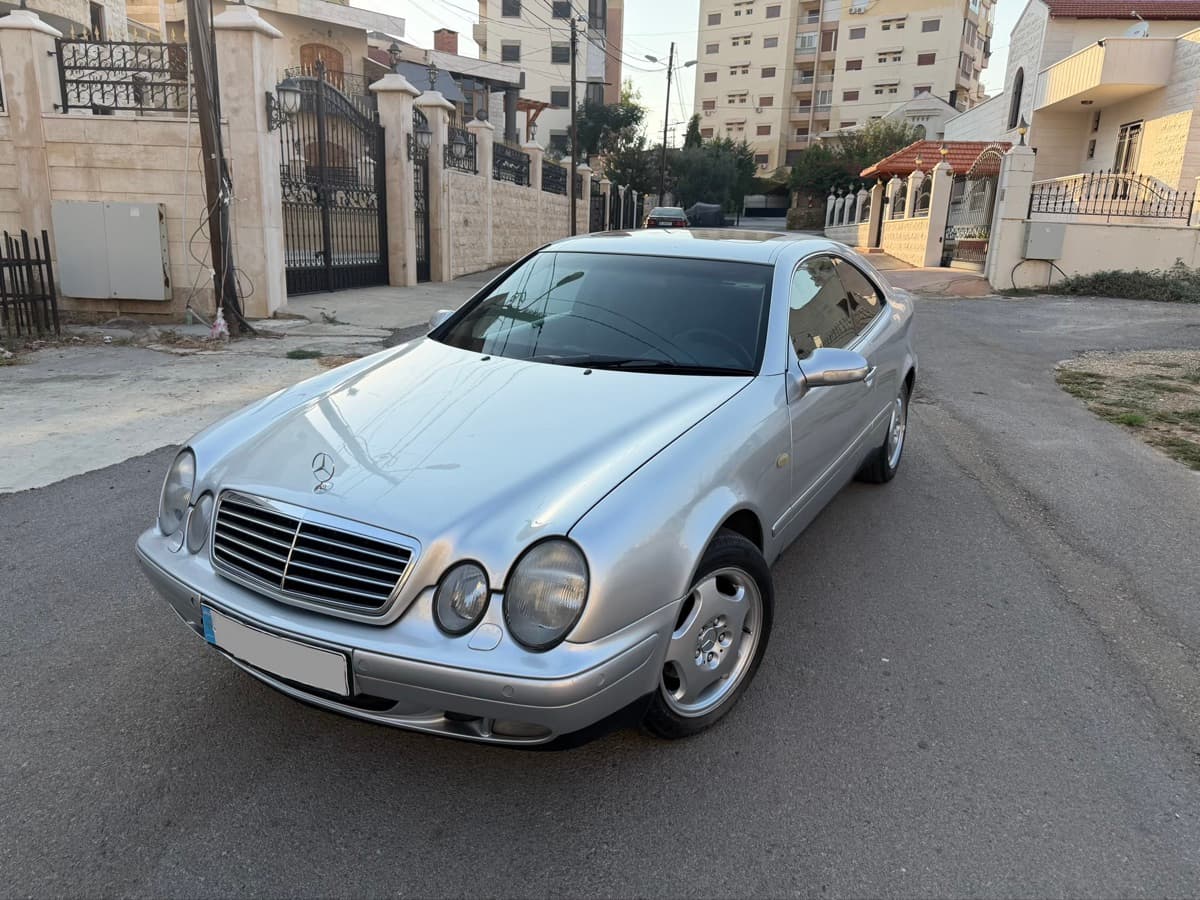 Mercedes-Benz CLK320